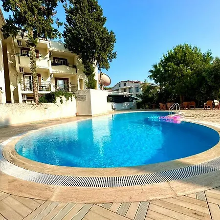 Apartment Size Ozel Havuzlu Otoparkli Ev